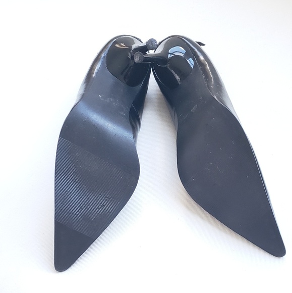 Black Pointy Toe Pumps - Picture 3 of 3